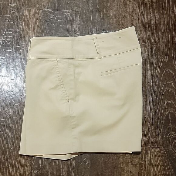 Ann Talyor Signature Khaki Shorts - Picture 14 of 16